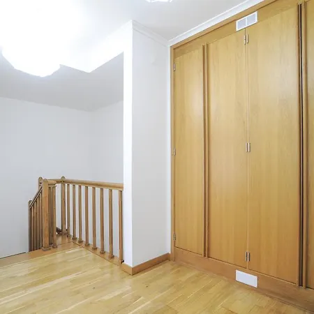 Top Duplex - 4 Bedrooms & Garage Лісабон