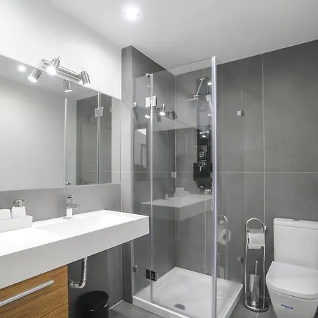 Апартаменти Top Duplex - 4 Bedrooms & Garage *